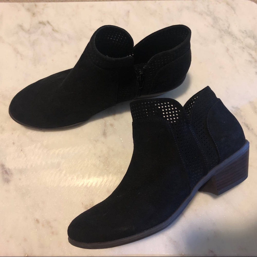 Old Navy black suede ankle boots